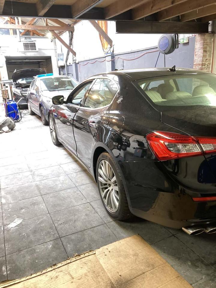 Nous entretenons les carrosseries de voitures depuis 2013